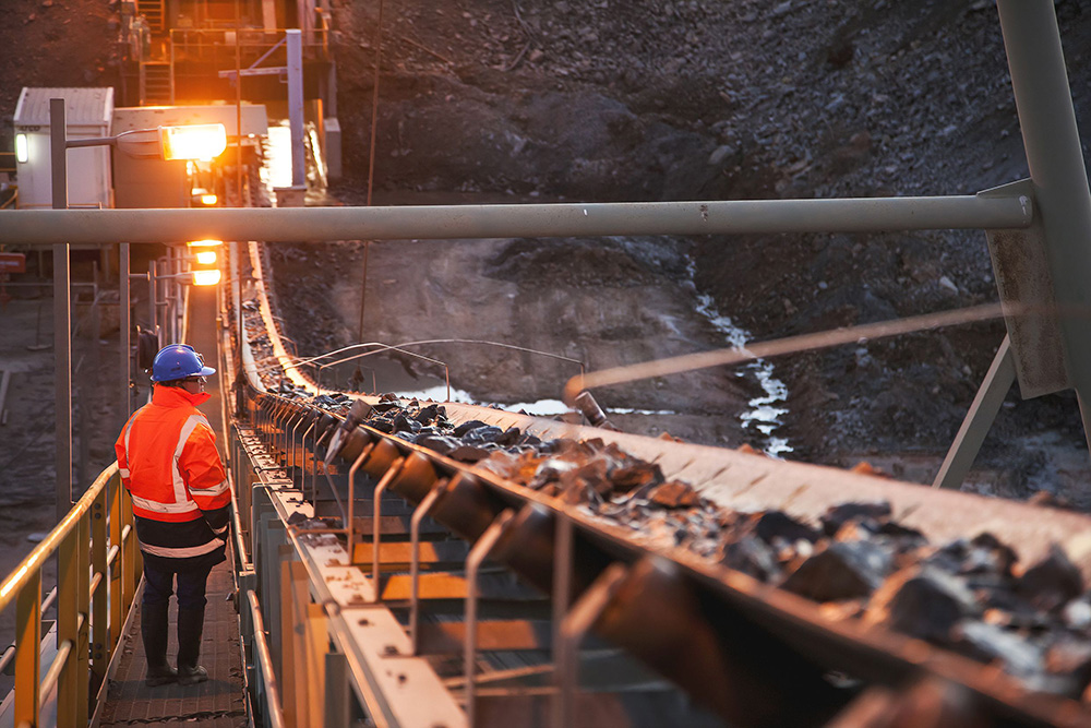 Heavy-duty conveyor systems